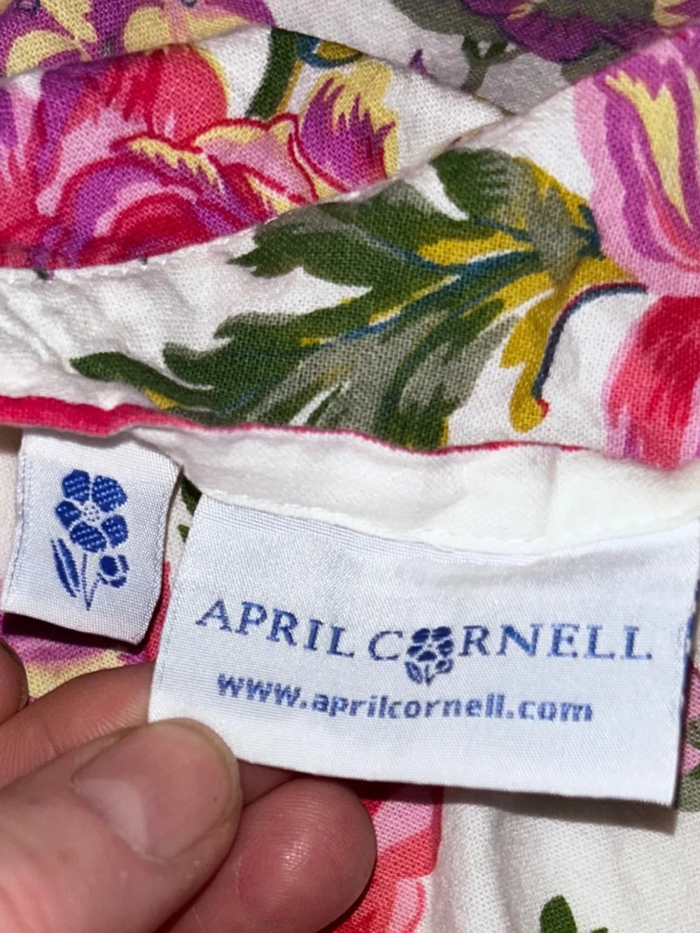 April Cornell 100% cotton French Provencal pink red peonies tablecloth 52